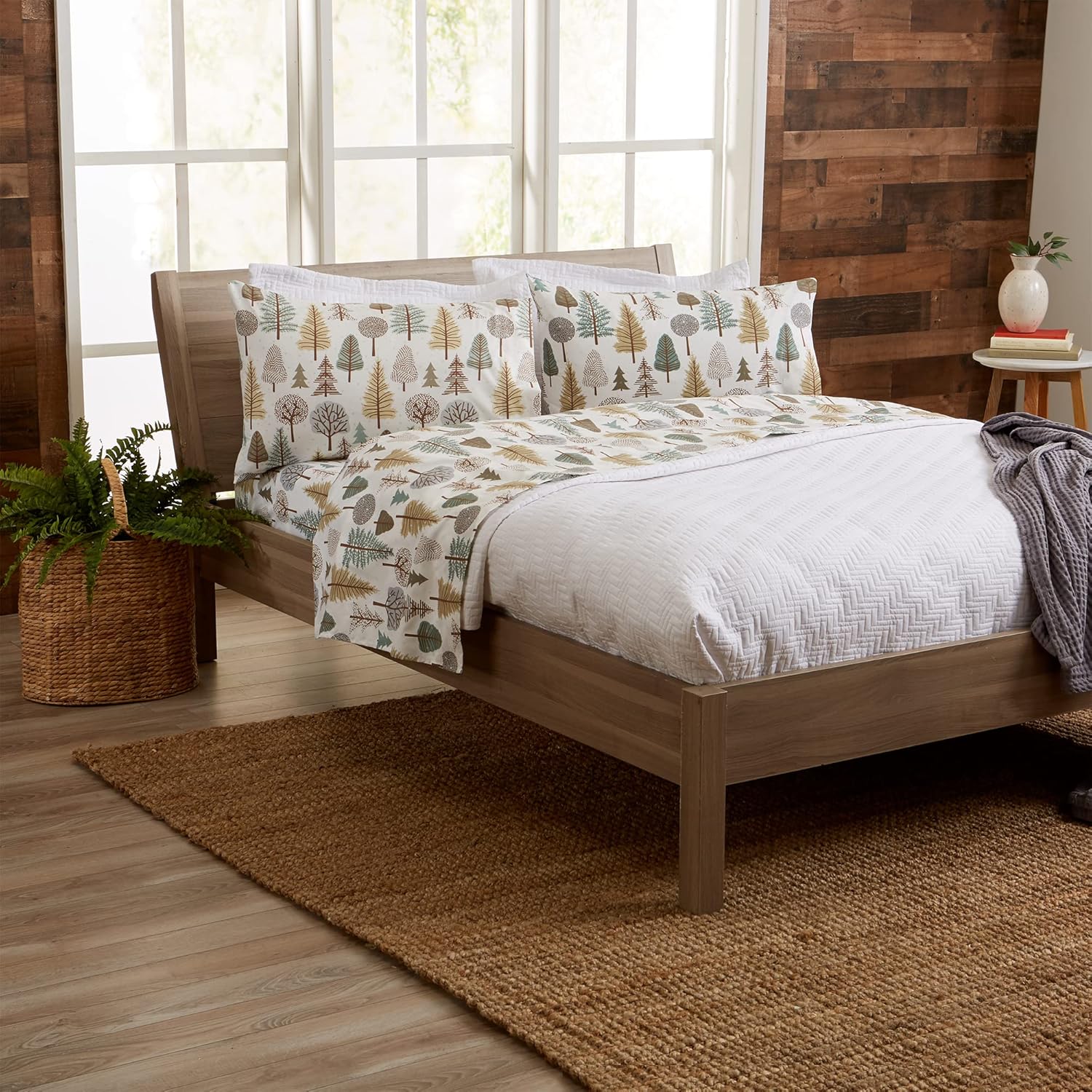 Queen Size Microfiber Sheet Set - Lodge Decor 4-Piece Bed Sheets - Ultra-Soft and Smooth Brushed Microfiber Woodland Decor Bedding (Forest Trail)